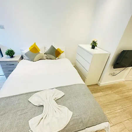 Studio Apartment Near Central London